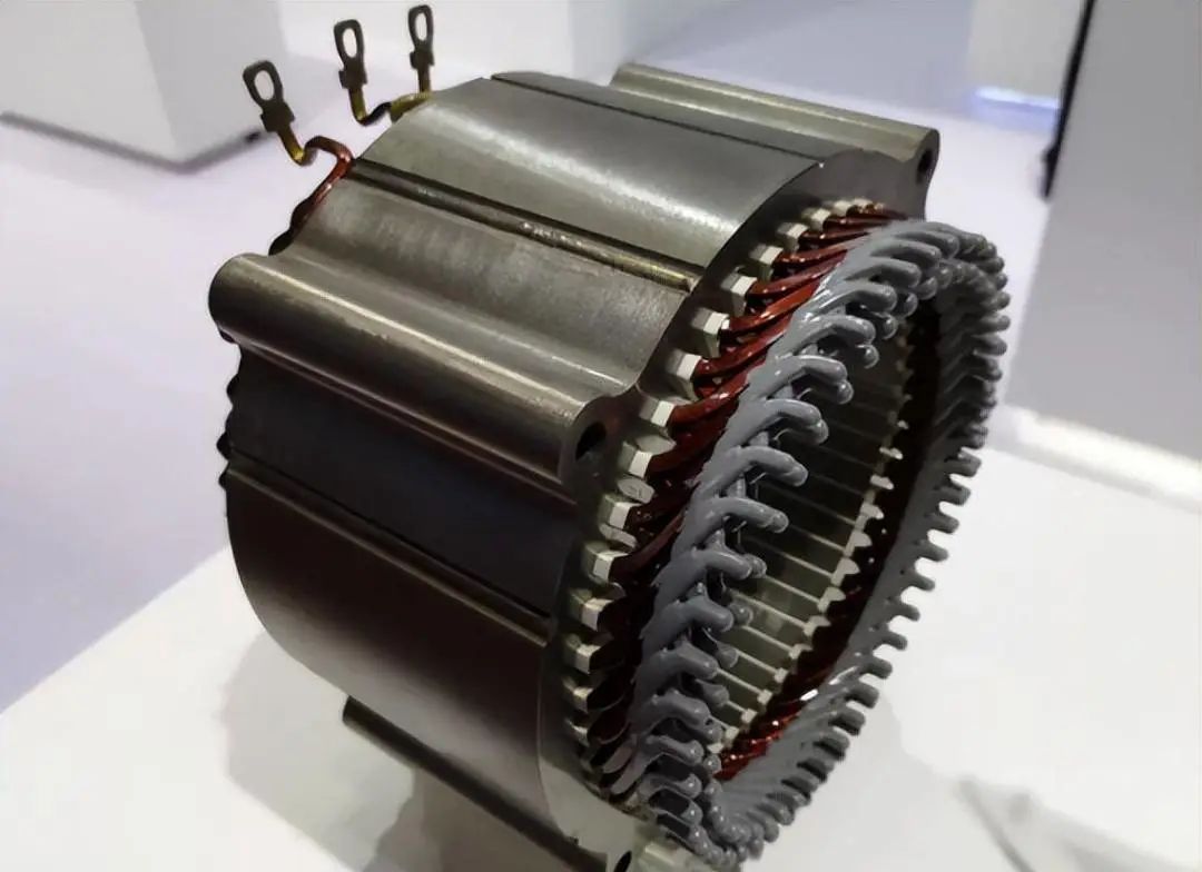 與圓形電機相比，為什么扁線電機更適合新能源汽車領域？—AIP艾普.jpg