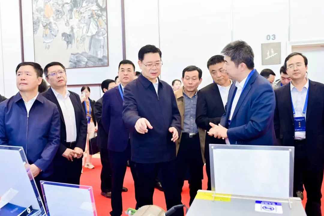 AIP受邀參加青島市新能源汽車產業(yè)鏈供需對接大會—AIP艾普.jpg